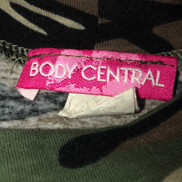 Body Central Camouflage Cropped Turtle Neck SMALL - Picture 4 of 4